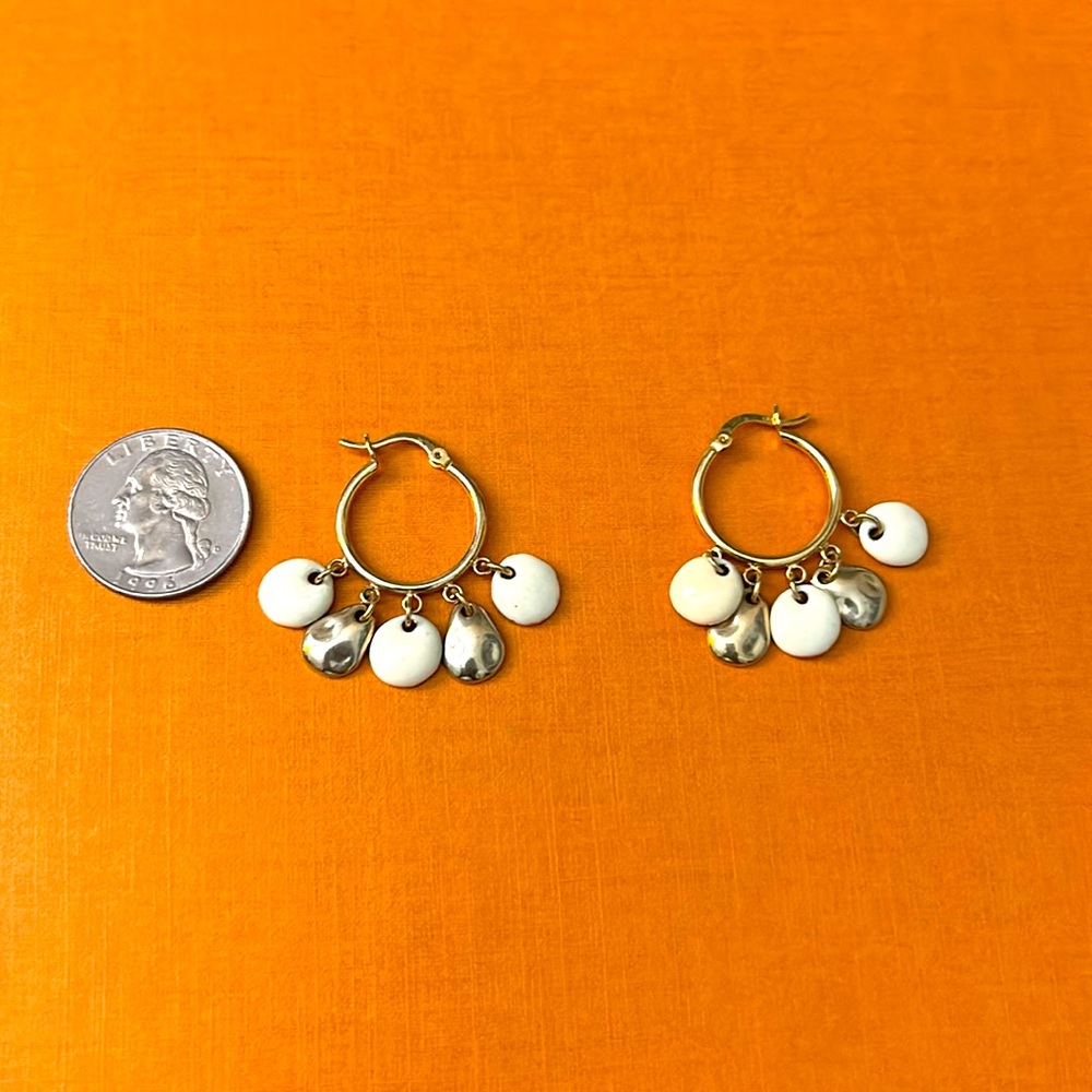Circle earrings with five dangling pieces. Gold and white. - Picture 2 of 2